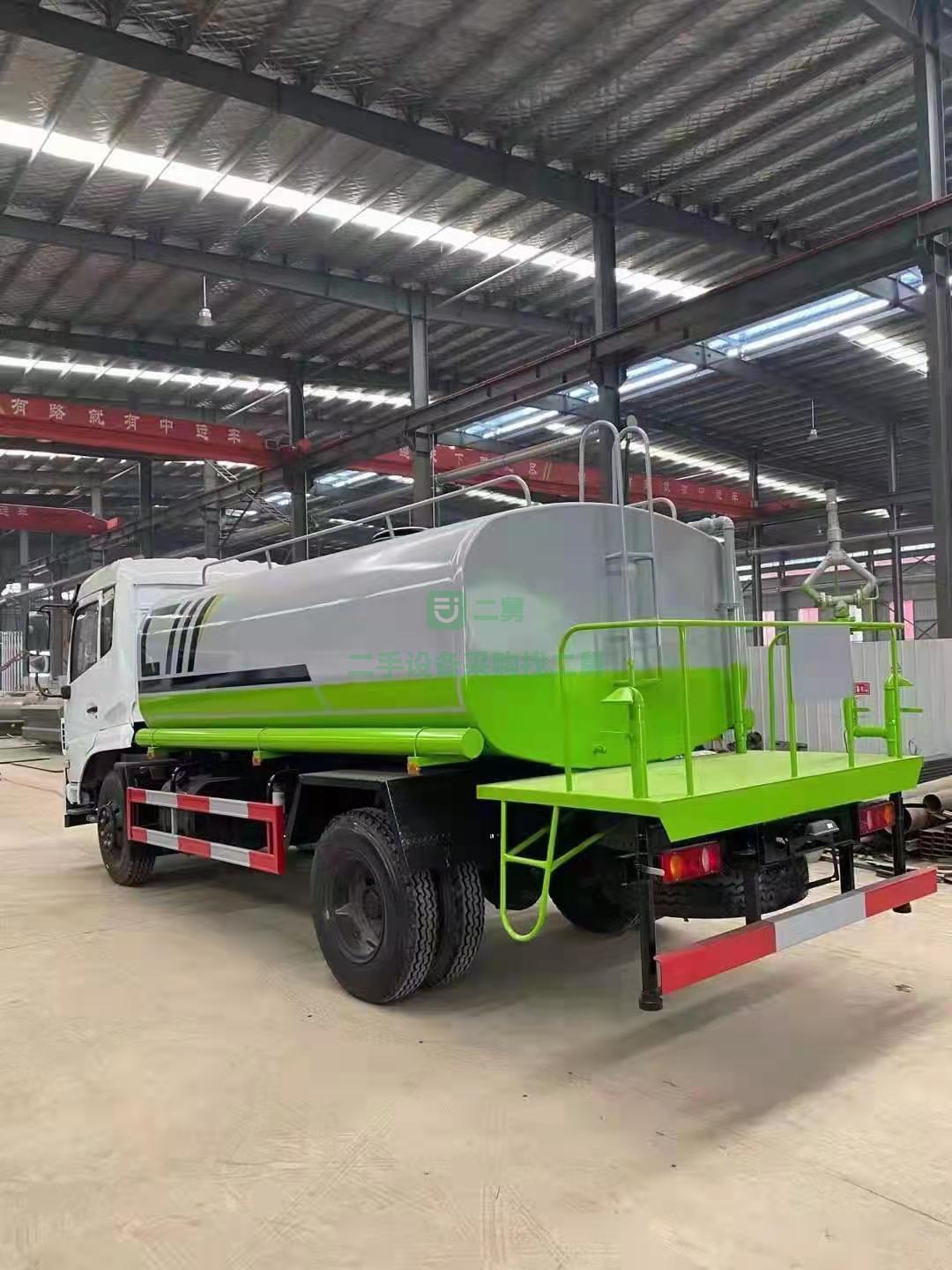 出售一臺東風隨專K6型號12立方灑水車，玉柴165馬力