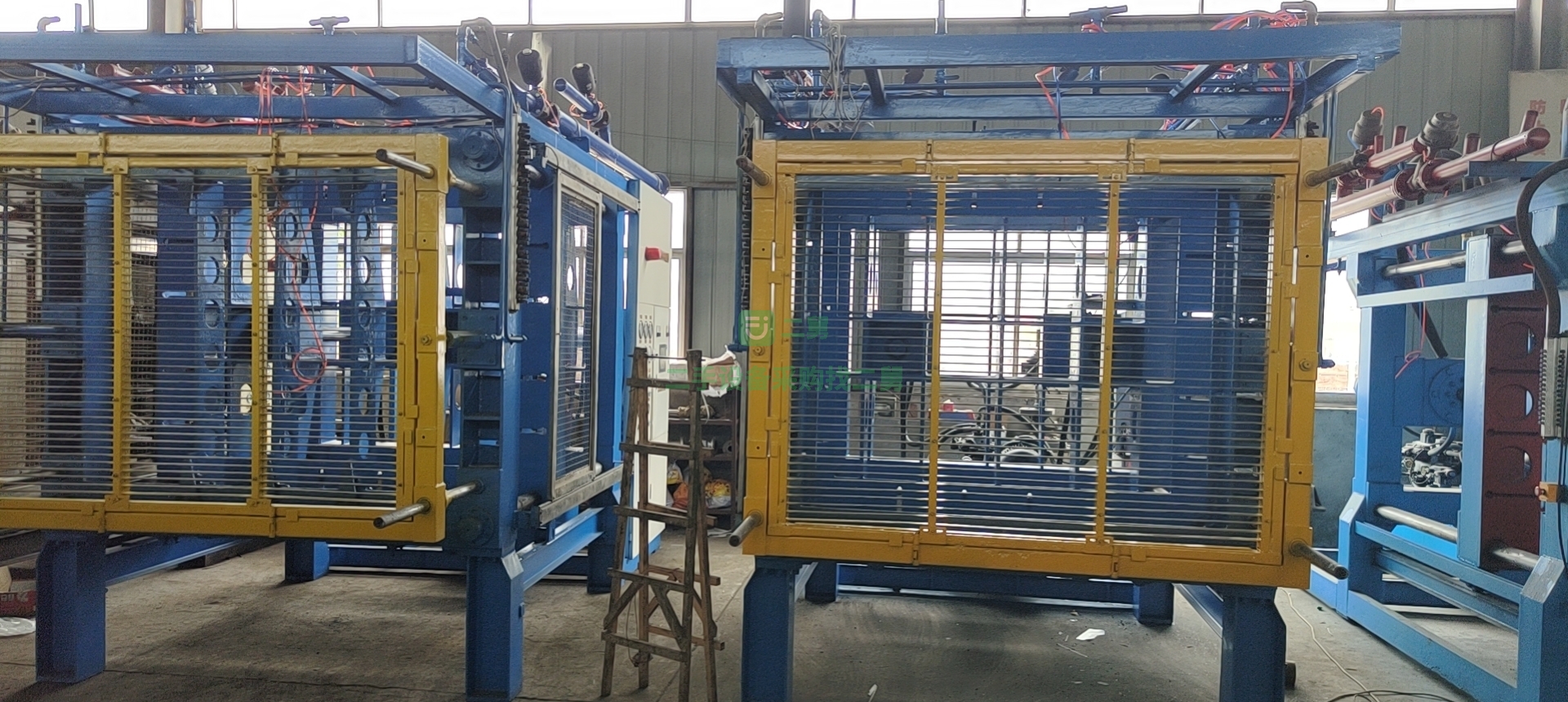 出售型號分別為1400／1750/1850都有現貨泡沫成型機