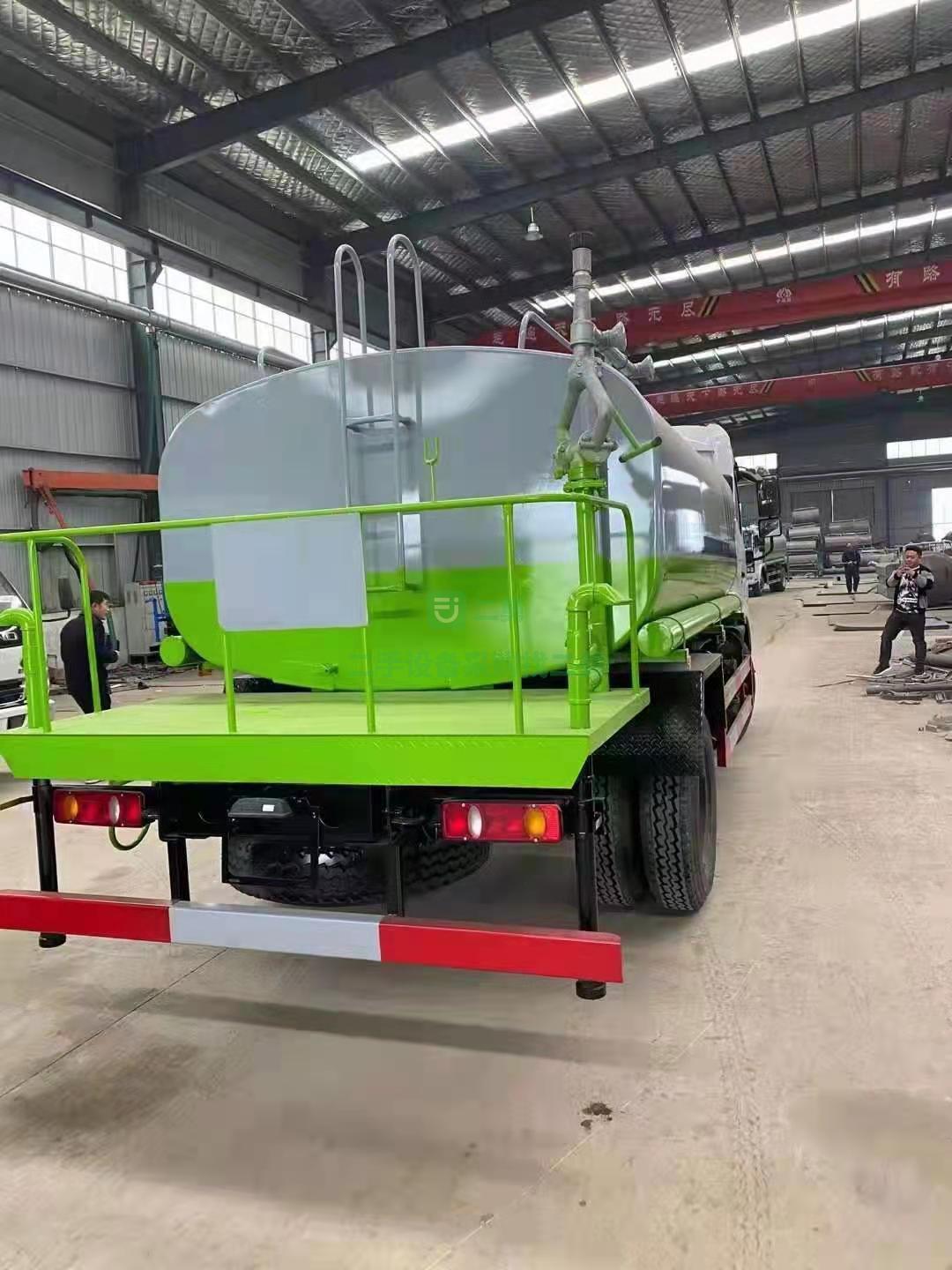 出售一臺東風隨專K6型號12立方灑水車，玉柴165馬力