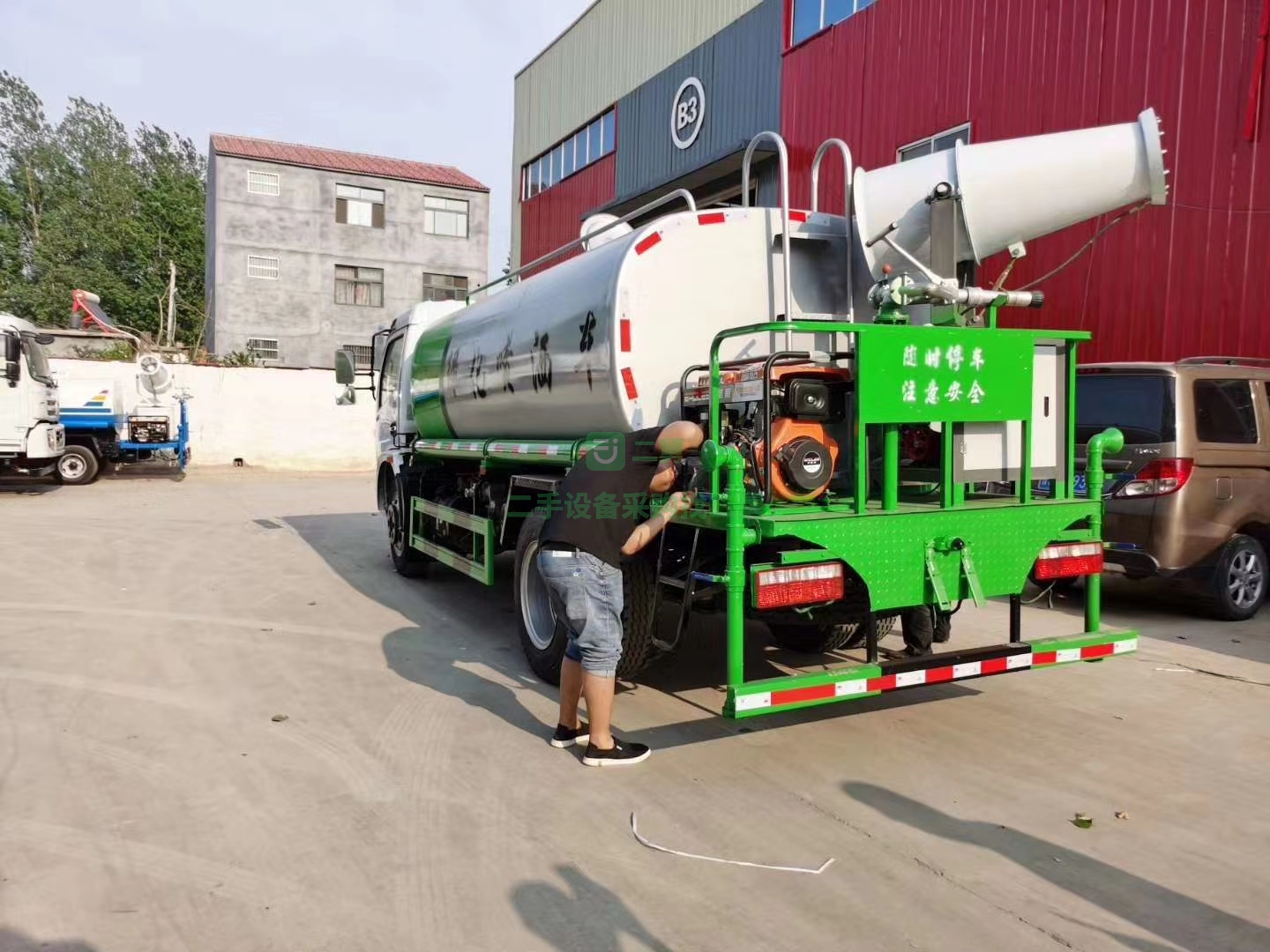 出售一臺東風福瑞卡8方灑水車，云內發動機150馬力