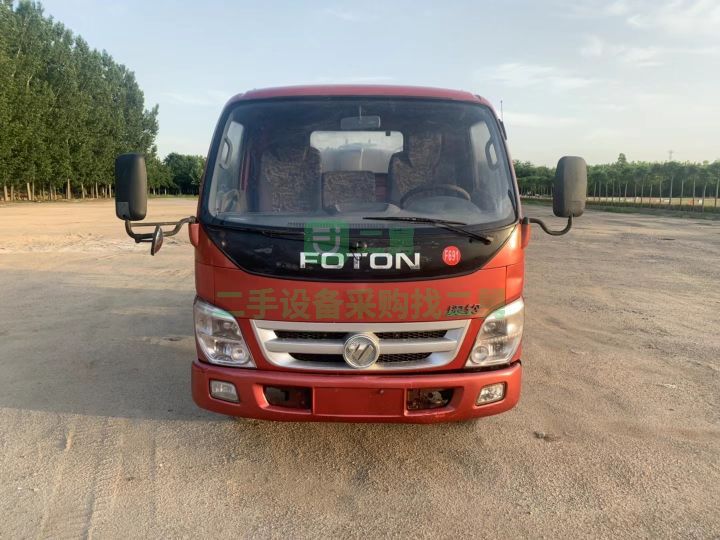 出售極品新款福田奧鈴，5立方灑水車，配備朝柴4102發(fā)動機(jī)