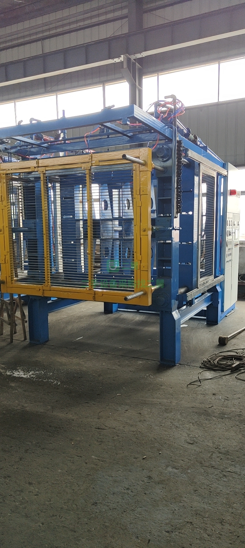 出售型號分別為1400／1750/1850都有現貨泡沫成型機