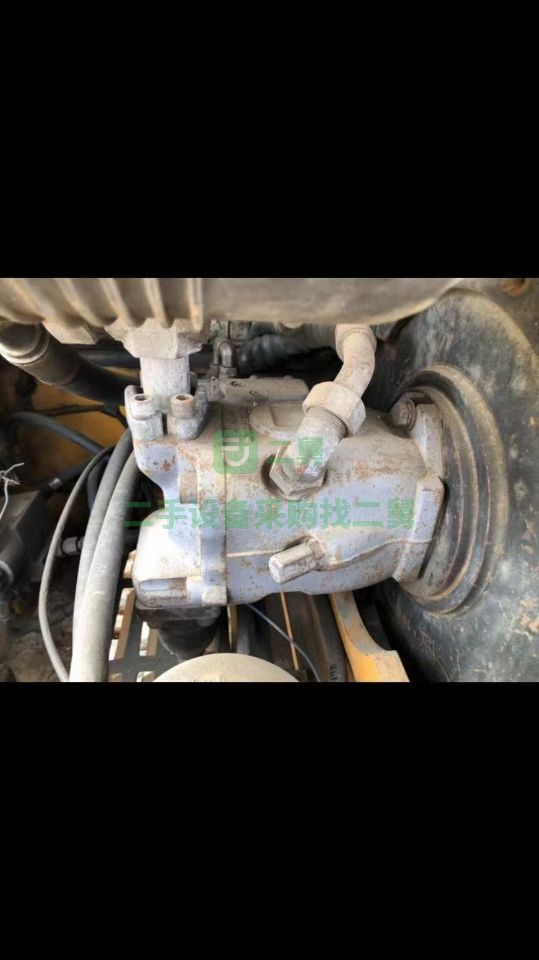 出售二手16年的雷沃65V8挖掘機
