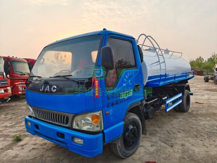 出售21年的極品江淮威鈴底盤改裝8方吸糞車