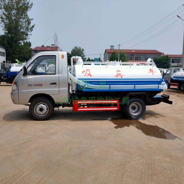 出售國六黑豹汽油三立方吸糞車城市養(yǎng)殖場(chǎng)專用
