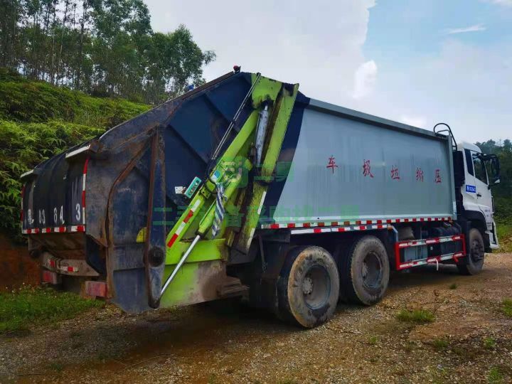 出售東風天龍后八輪20立方壓縮垃圾車康明斯270馬力買到賺到