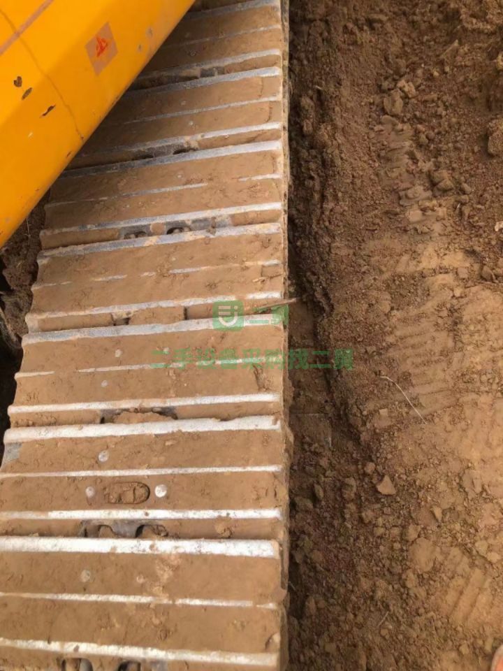 出售二手16年的雷沃65V8挖掘機