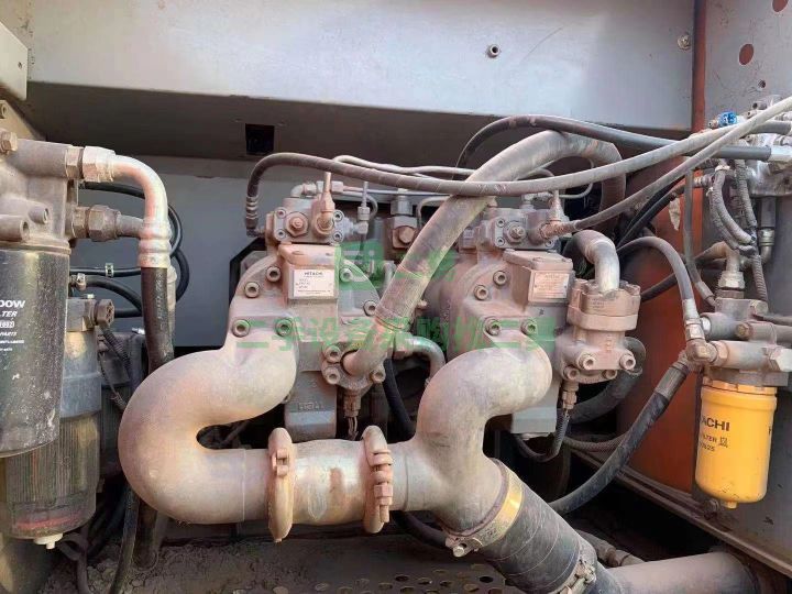 出售二手18年的日立350-3挖掘機