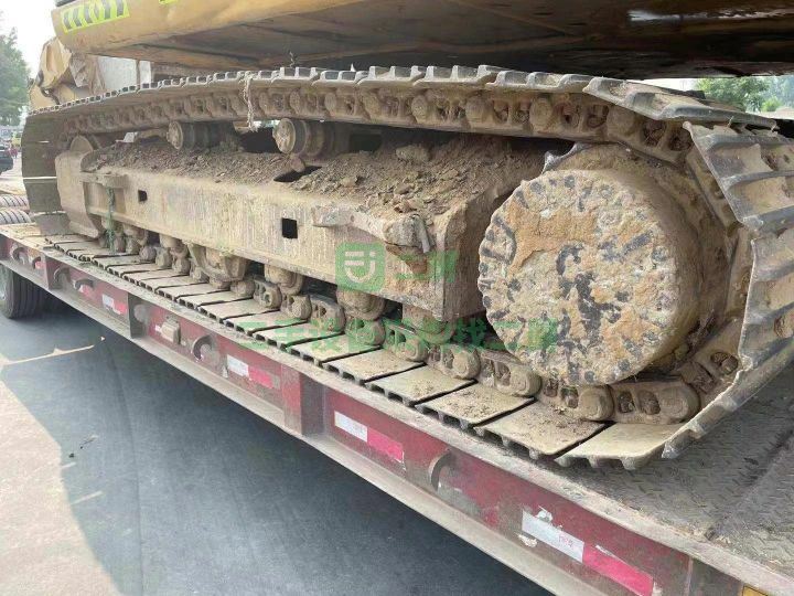 出售18年報關土方車卡特320D2挖掘機
