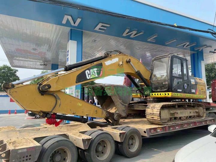 出售18年報關土方車卡特320D2挖掘機