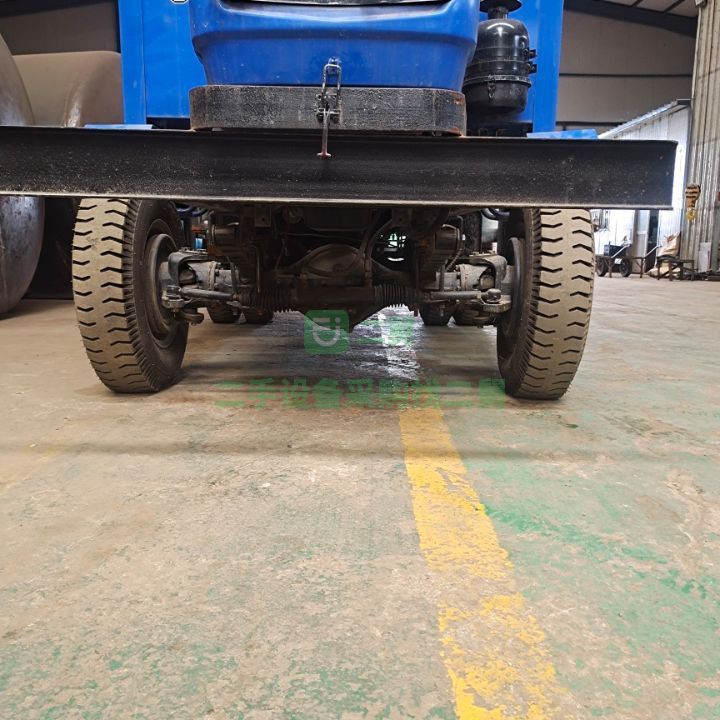 出售21年四驅(qū)5噸吸糞車，吸力強(qiáng)大工作高效