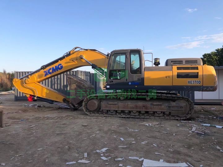 出售二手九成新的徐工370D準新車挖掘機