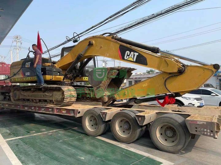 出售18年報關土方車卡特320D2挖掘機