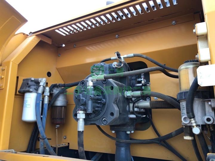 出售二手九成新的徐工370D準新車挖掘機