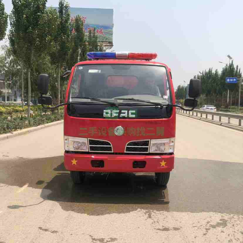 出售二手九成新的東風多利卡消防車