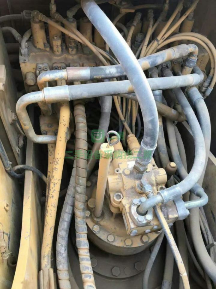 出售18年報關土方車卡特320D2挖掘機