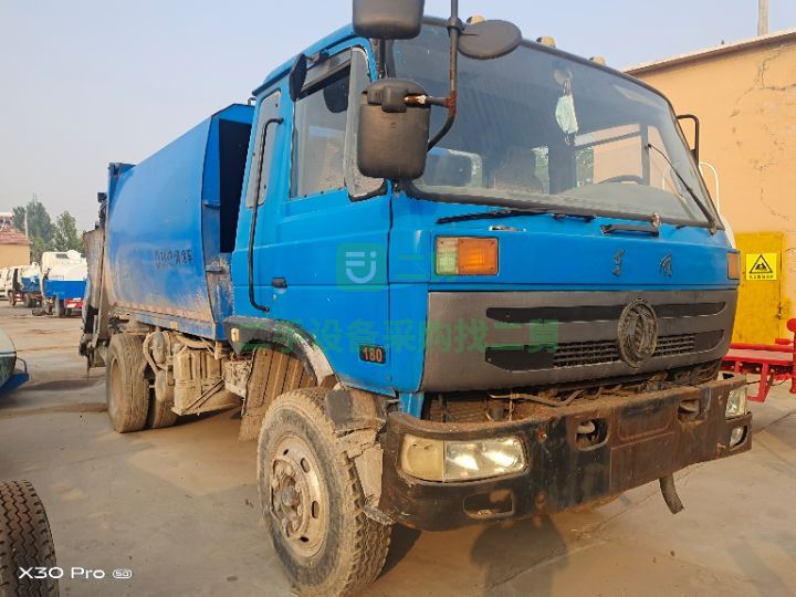 出租多功能東風牌掛桶垃圾車