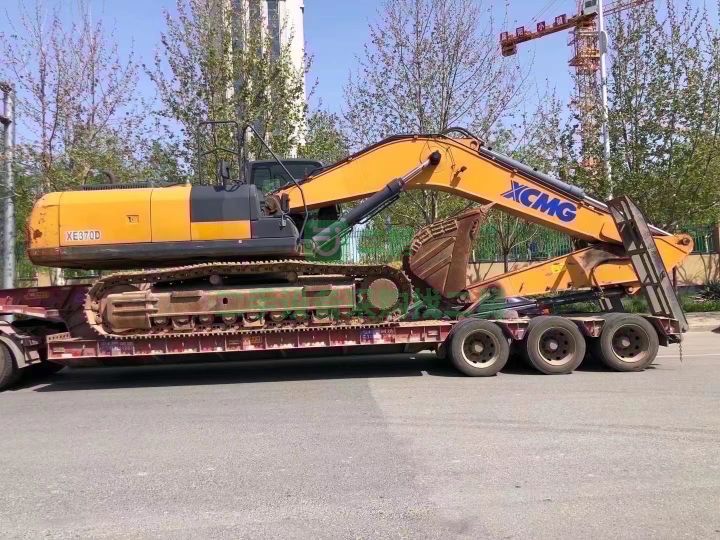 出售二手九成新的徐工370挖掘機(jī)，車(chē)況性能免檢，分期全款都可以