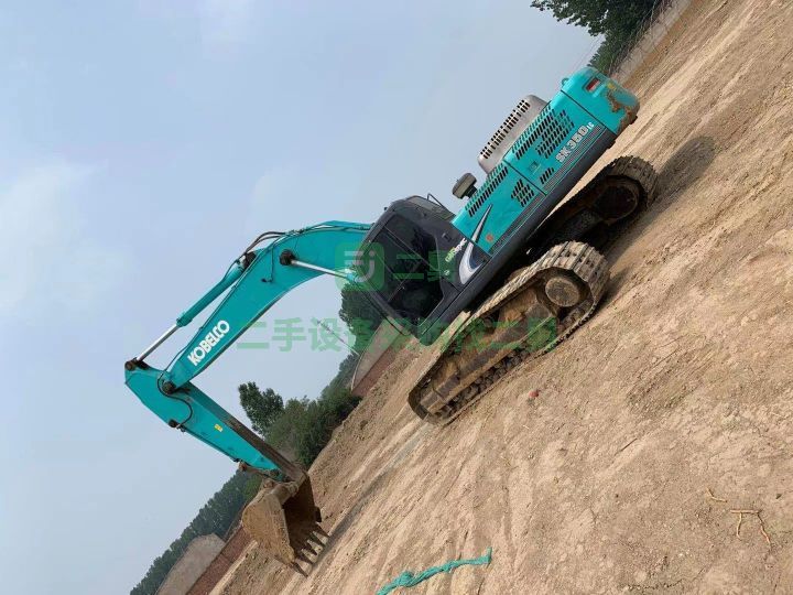 出售二手15年的神鋼350超8挖掘機