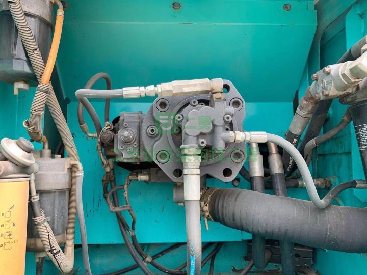 出售二手15年的神鋼350超8挖掘機