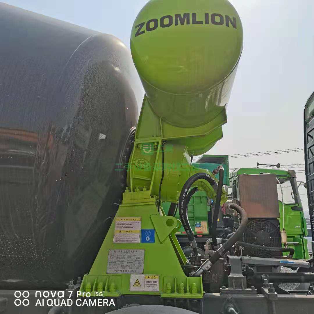 出售一臺豪沃輕量化大12方國六攪拌車，T5G 德國曼發動機