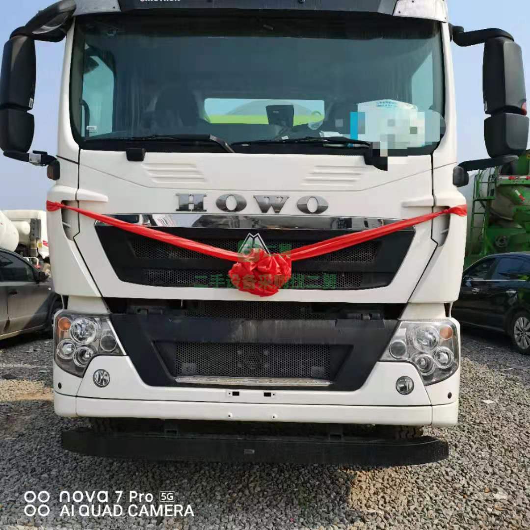 出售一臺豪沃輕量化大12方國六攪拌車，T5G 德國曼發動機