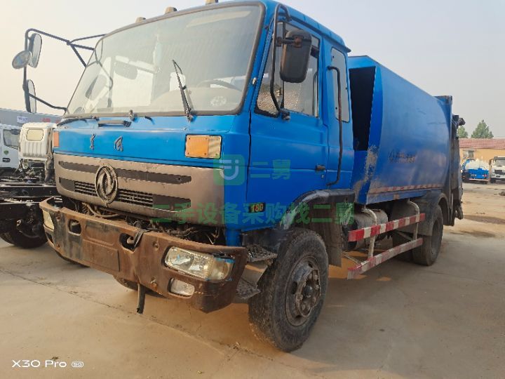 出租多功能東風牌掛桶垃圾車