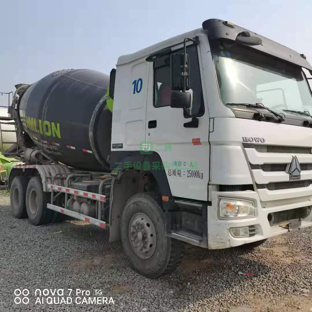 出售一臺18年國五豪沃攪拌車，中聯，340馬力