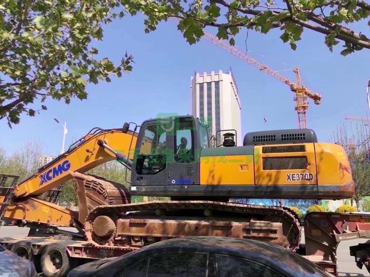 出售二手九成新的徐工370挖掘機(jī)，車(chē)況性能免檢，分期全款都可以