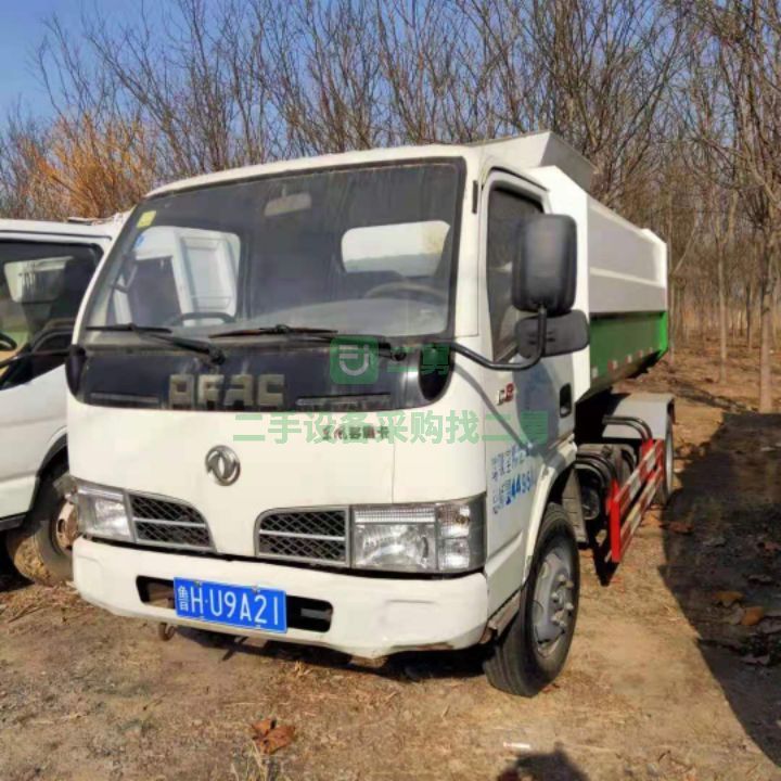 出租二手5噸藍(lán)牌掛桶式垃圾車(chē)內(nèi)推鏟，手續(xù)齊全