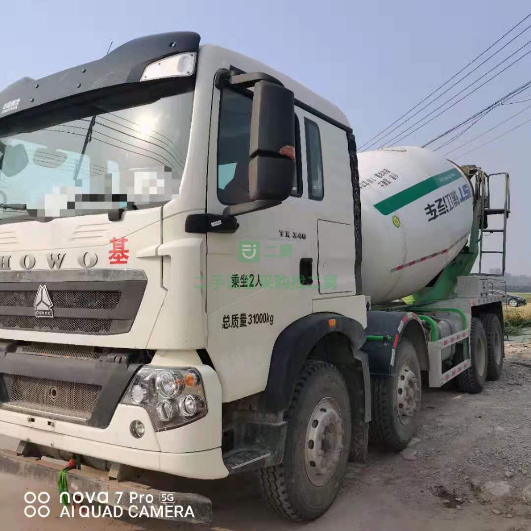 出售一臺20年8月豪沃輕量化攪拌車，TX 340馬力