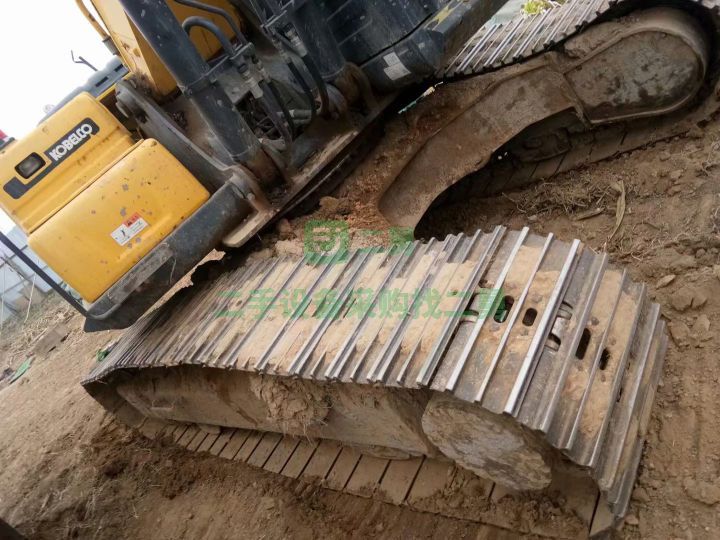 出租二手八成新的神鋼200挖掘機
