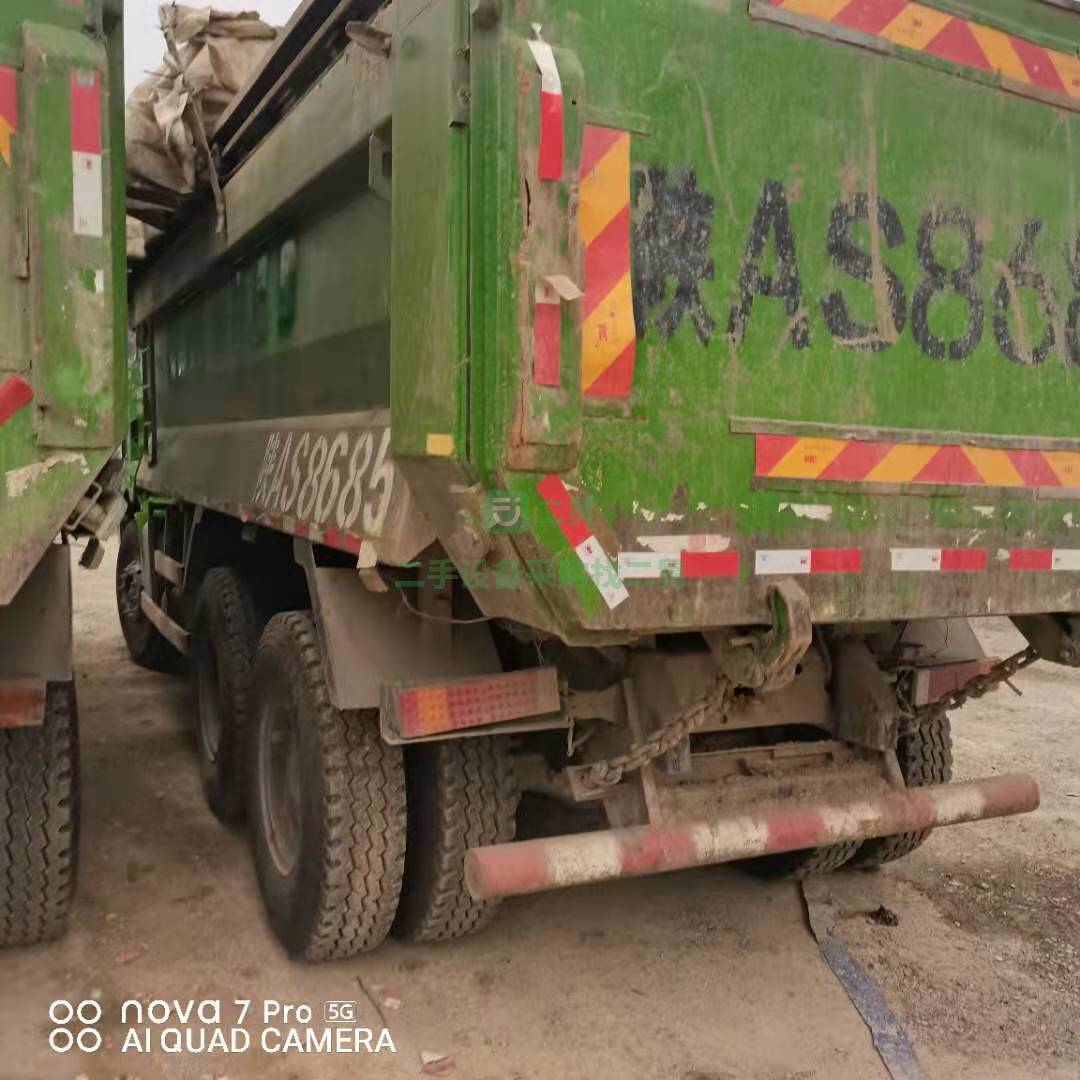 出售一臺17年11月德龍5.6米大箱自卸車，配備海沃頂
