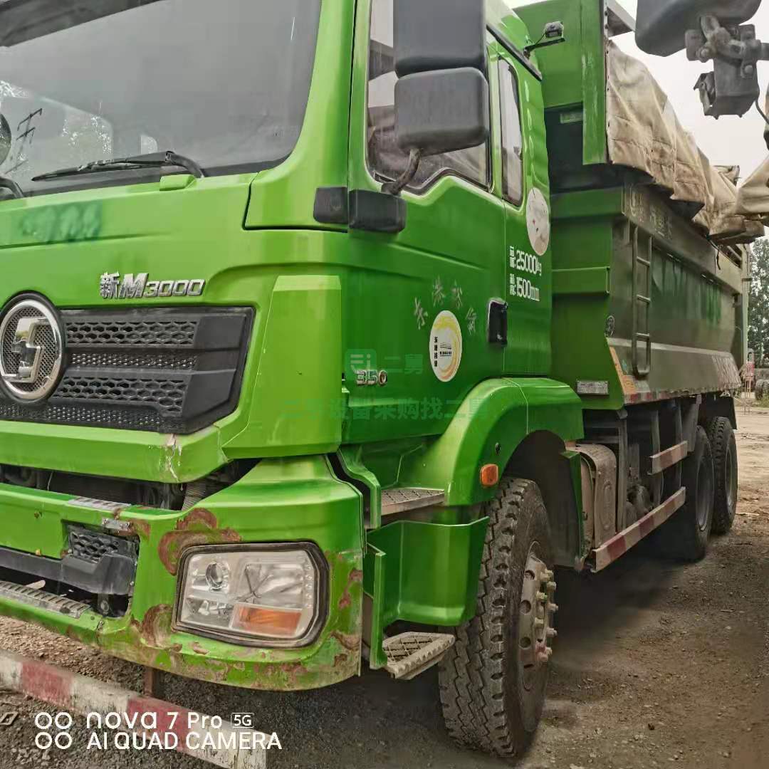 出售一臺17年11月德龍5.6米大箱自卸車，配備海沃頂