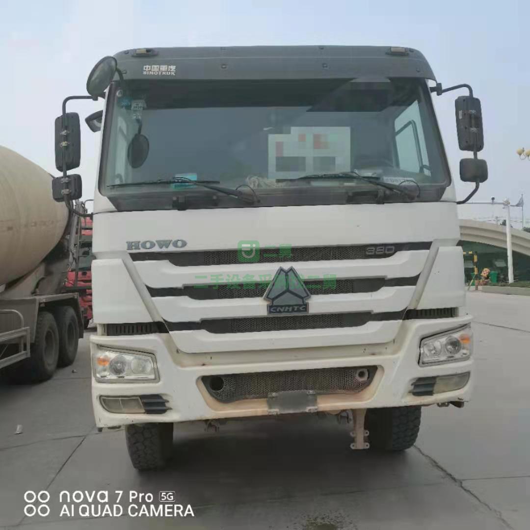 出售一臺18年豪沃國五大20方攪拌車，三一上裝