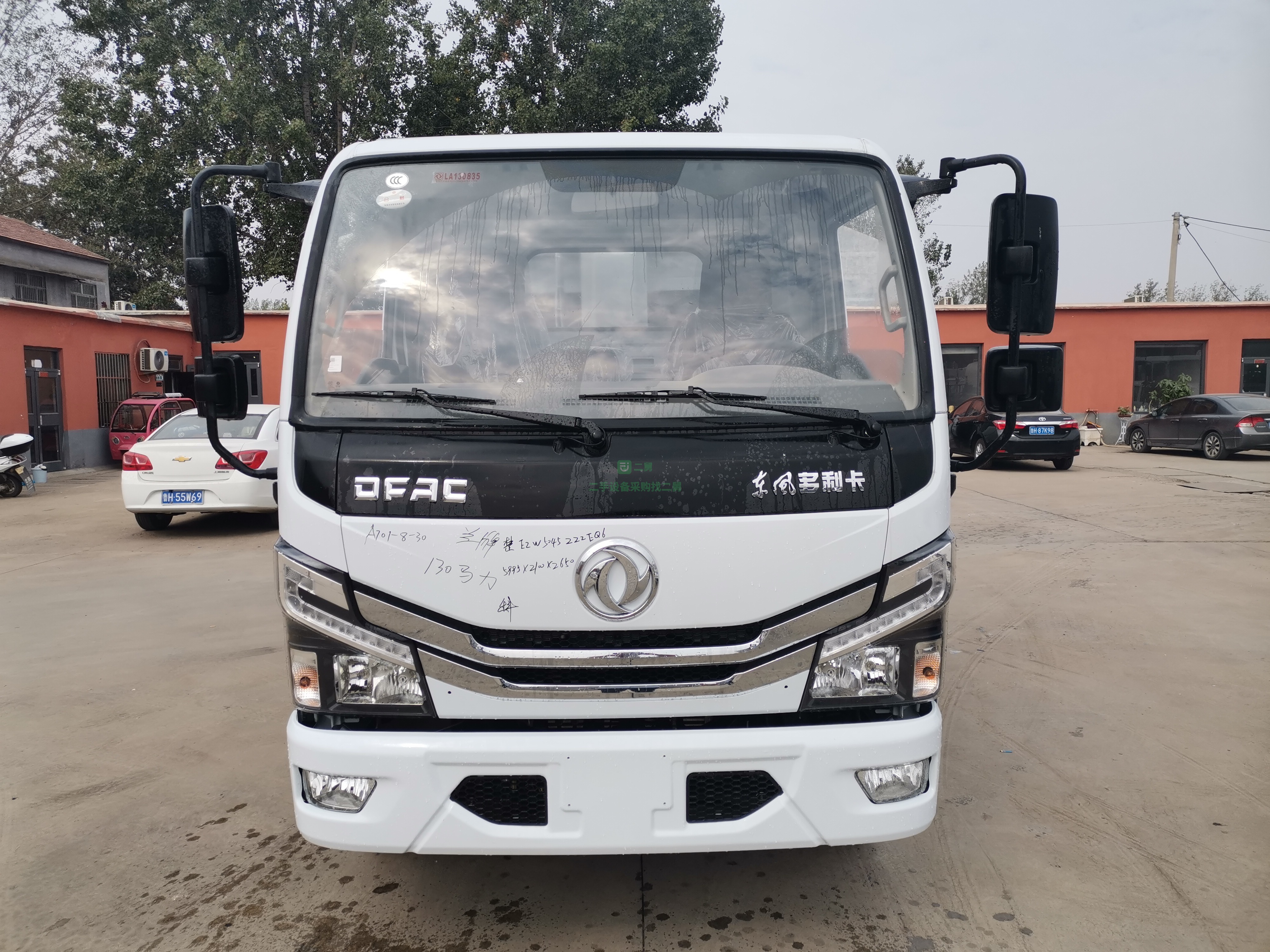 出售國六東風(fēng)多利卡掛桶垃圾車全柴發(fā)動機115馬力