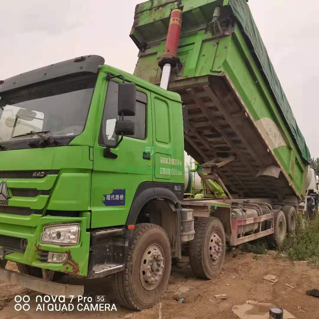 出售一臺(tái)19年7.6米豪沃自卸車，德國(guó)曼發(fā)動(dòng)機(jī)