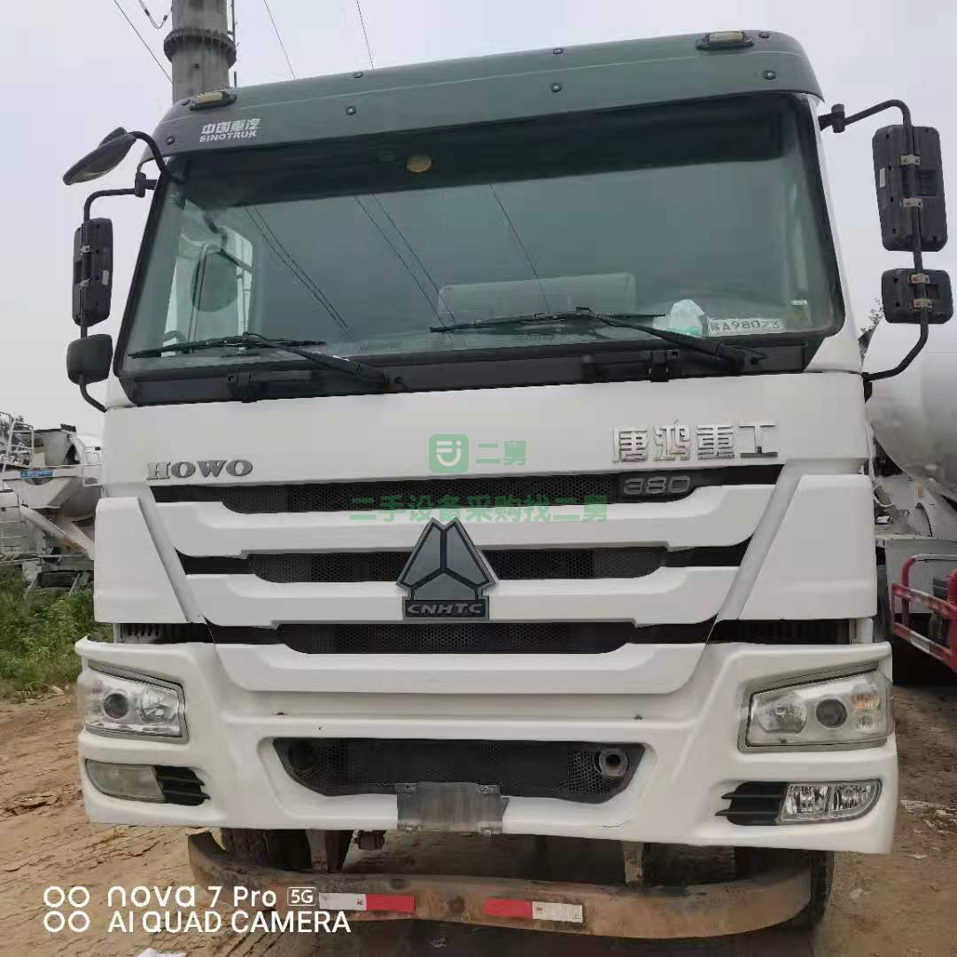 出售一臺18年國五豪沃唐鴻上裝大20方攪拌車，減速機PMP