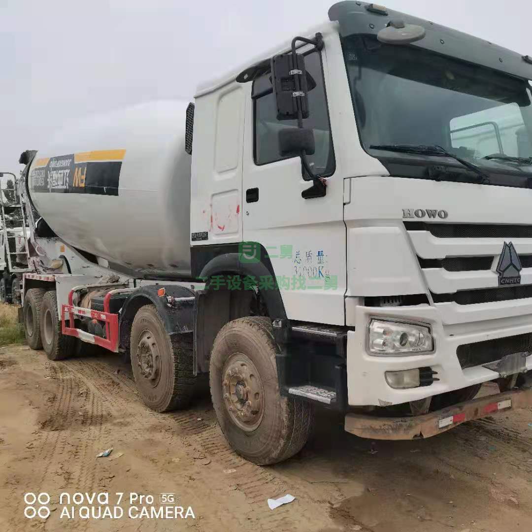 出售一臺18年國五豪沃唐鴻上裝大20方攪拌車，減速機PMP