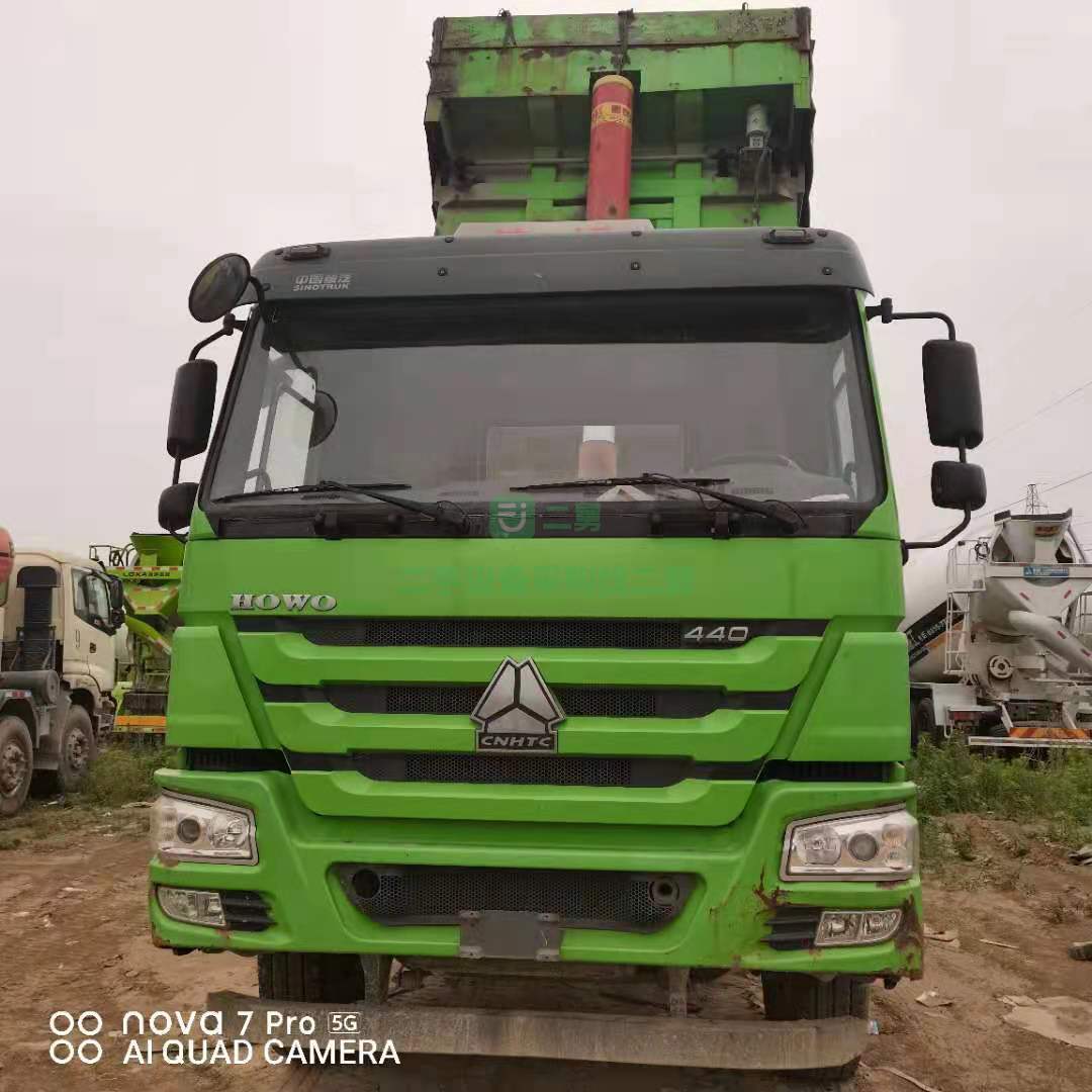 出售一臺(tái)19年7.6米豪沃自卸車，德國(guó)曼發(fā)動(dòng)機(jī)