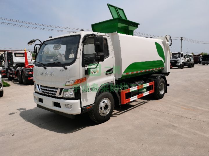湖北出售二手九成新的7方餐廚垃圾車