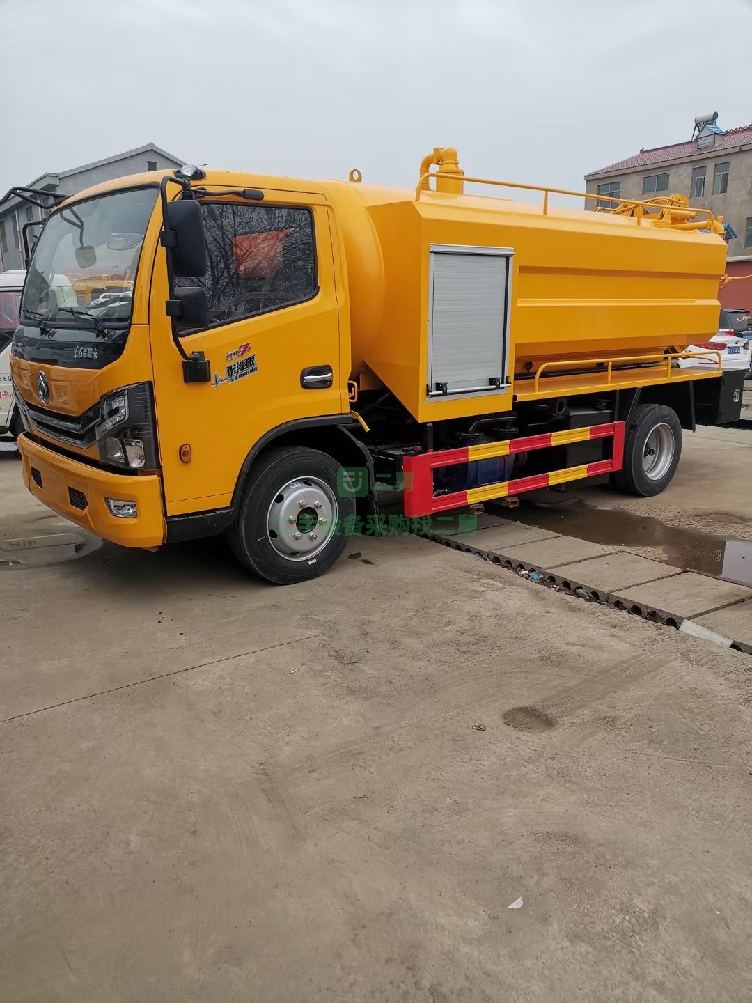 出售東風多利卡清洗吸污車4+2方全柴發(fā)動機115馬力