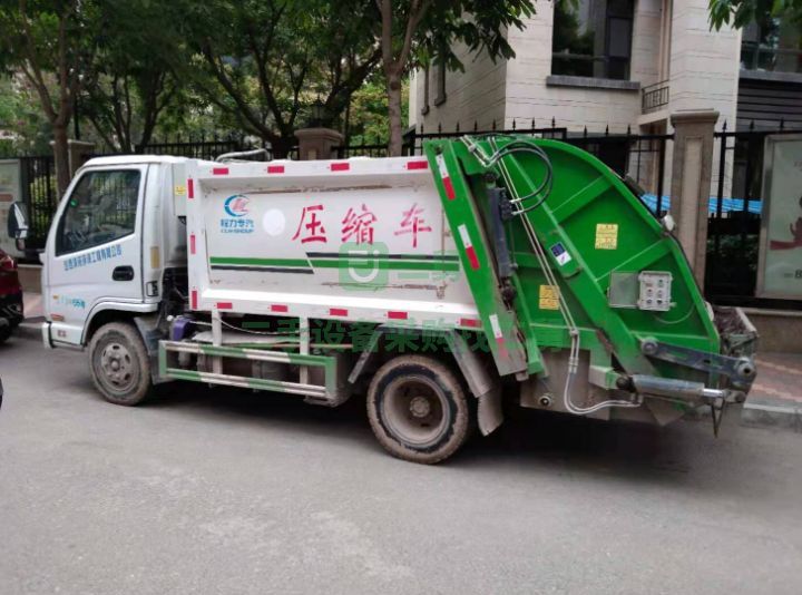 出售19年的藍牌凱馬濰柴動力4方壓縮垃圾車