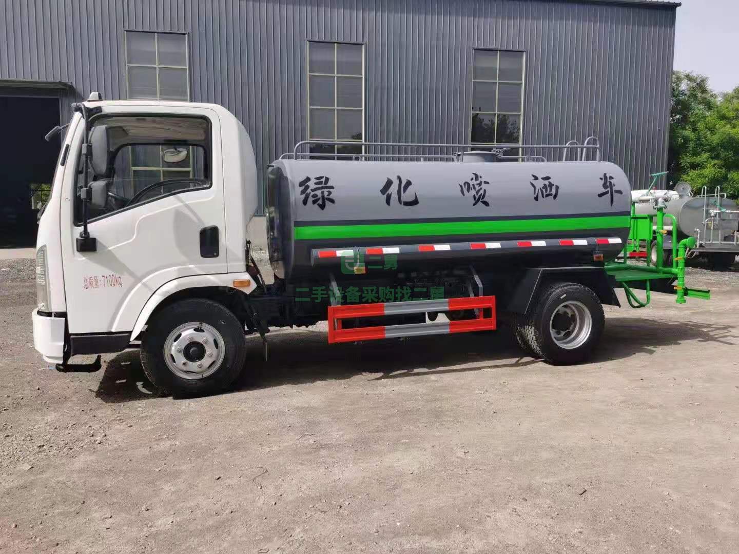 出售一臺東風(fēng)庫存5立方全新灑水車現(xiàn)車銷售
