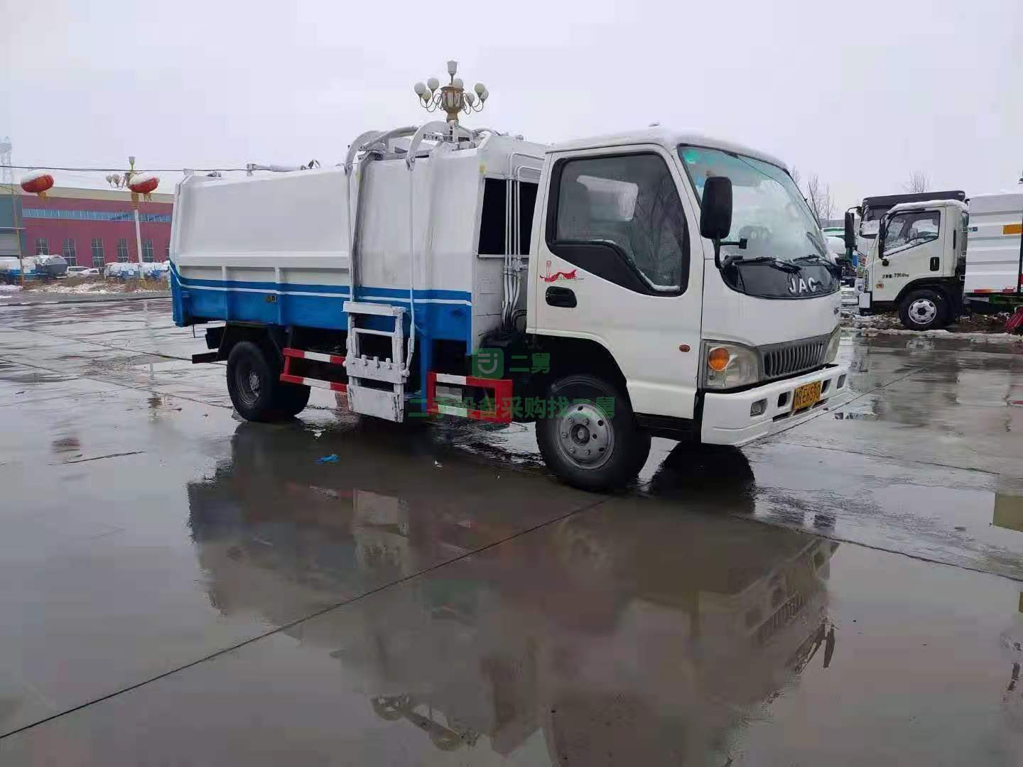 出售2015年5月國四江淮掛桶垃圾車