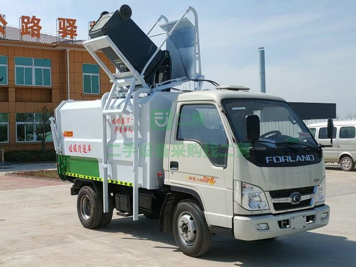 出售一臺福田全柴五立方掛桶自卸式垃圾車