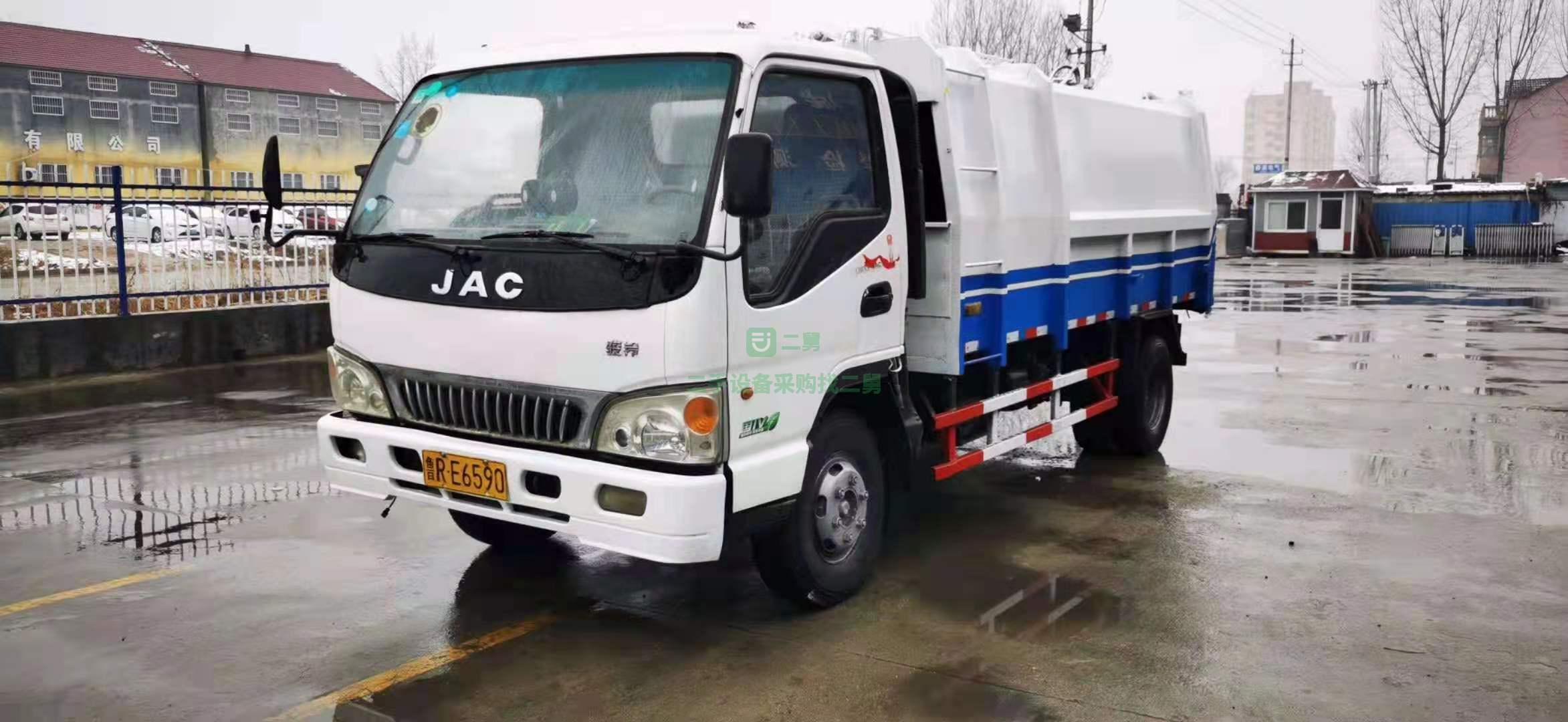 出售2015年5月國四江淮掛桶垃圾車