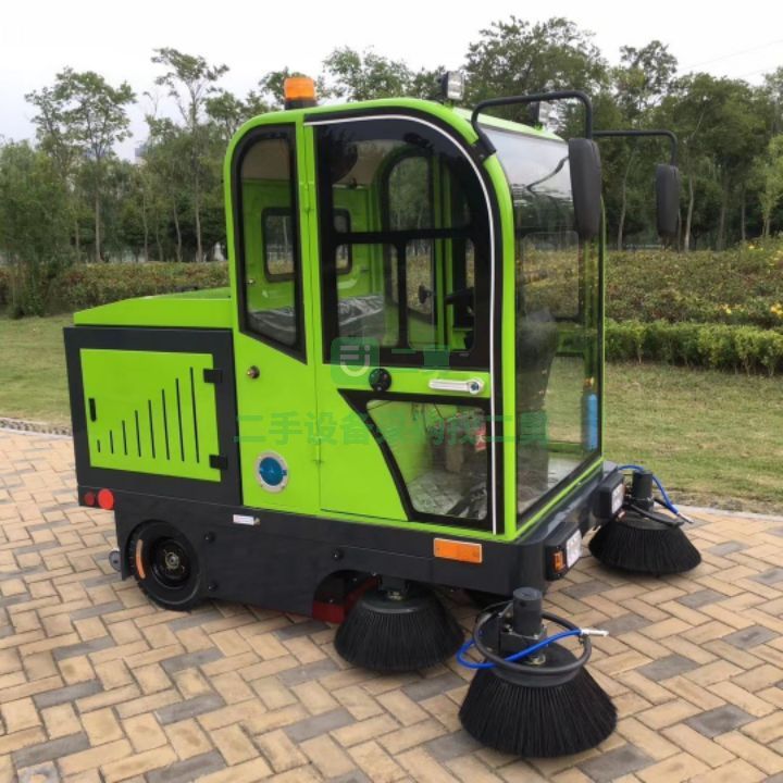 出售21年的電動掃地車掃路車價(jià)格便宜