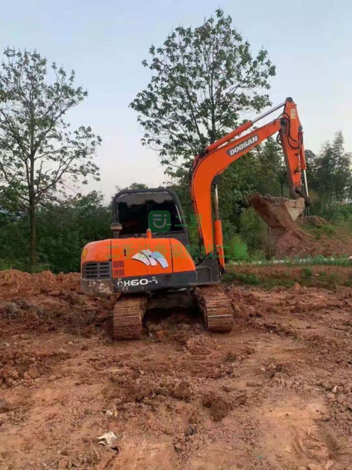 出售二手九成新的斗山60挖掘機(jī)