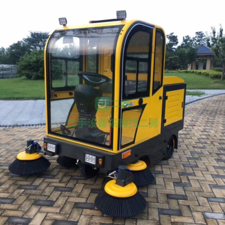 出售21年的電動掃地車掃路車價(jià)格便宜